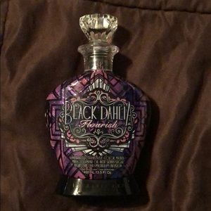 Black Dahlia Flourish